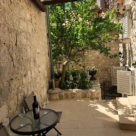 Elegant Leila 아파트 *