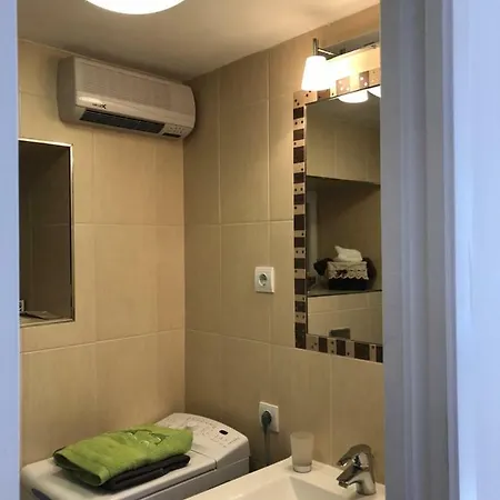 Elegant Leila 아파트 *